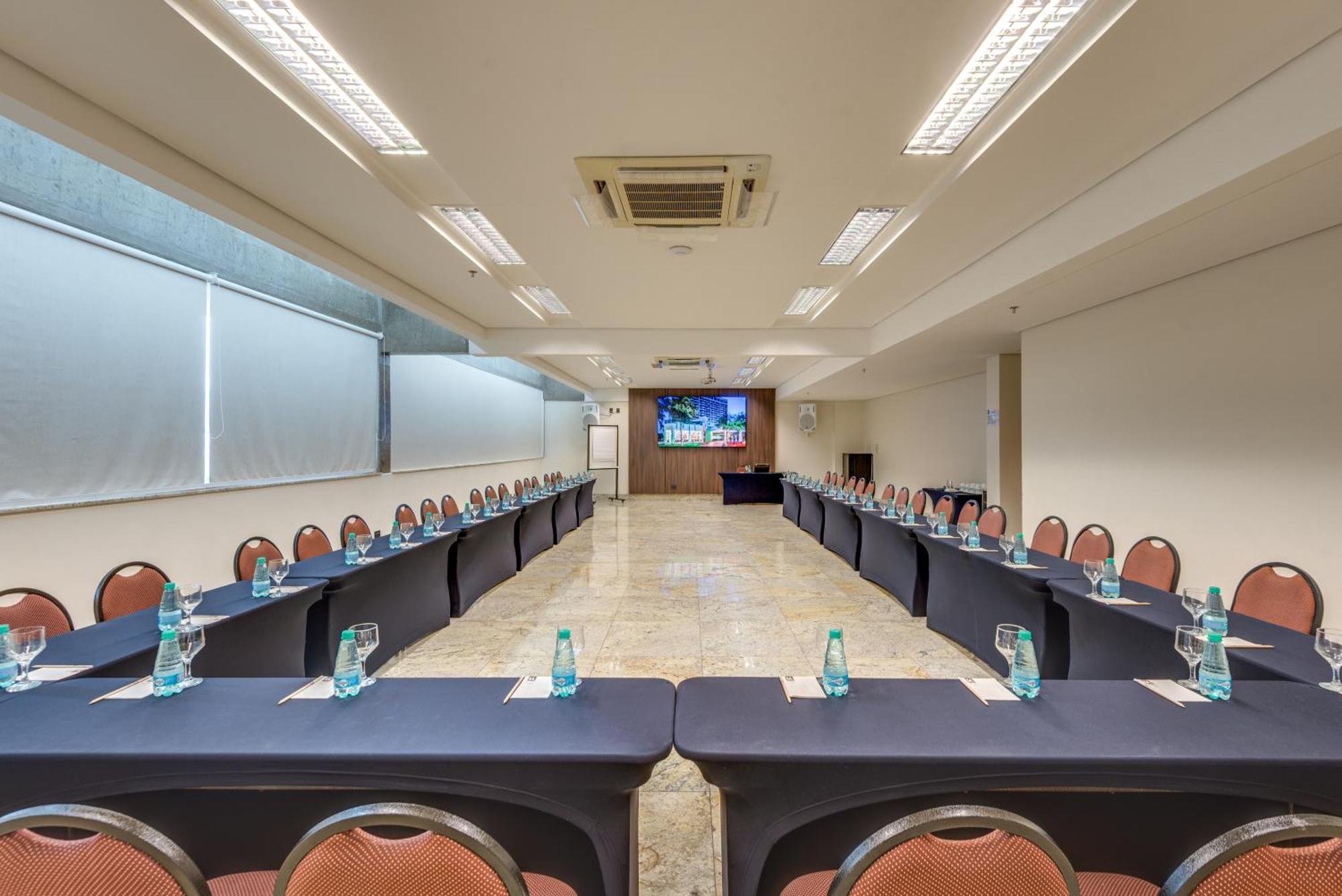 K Hotel Гояния Экстерьер фото