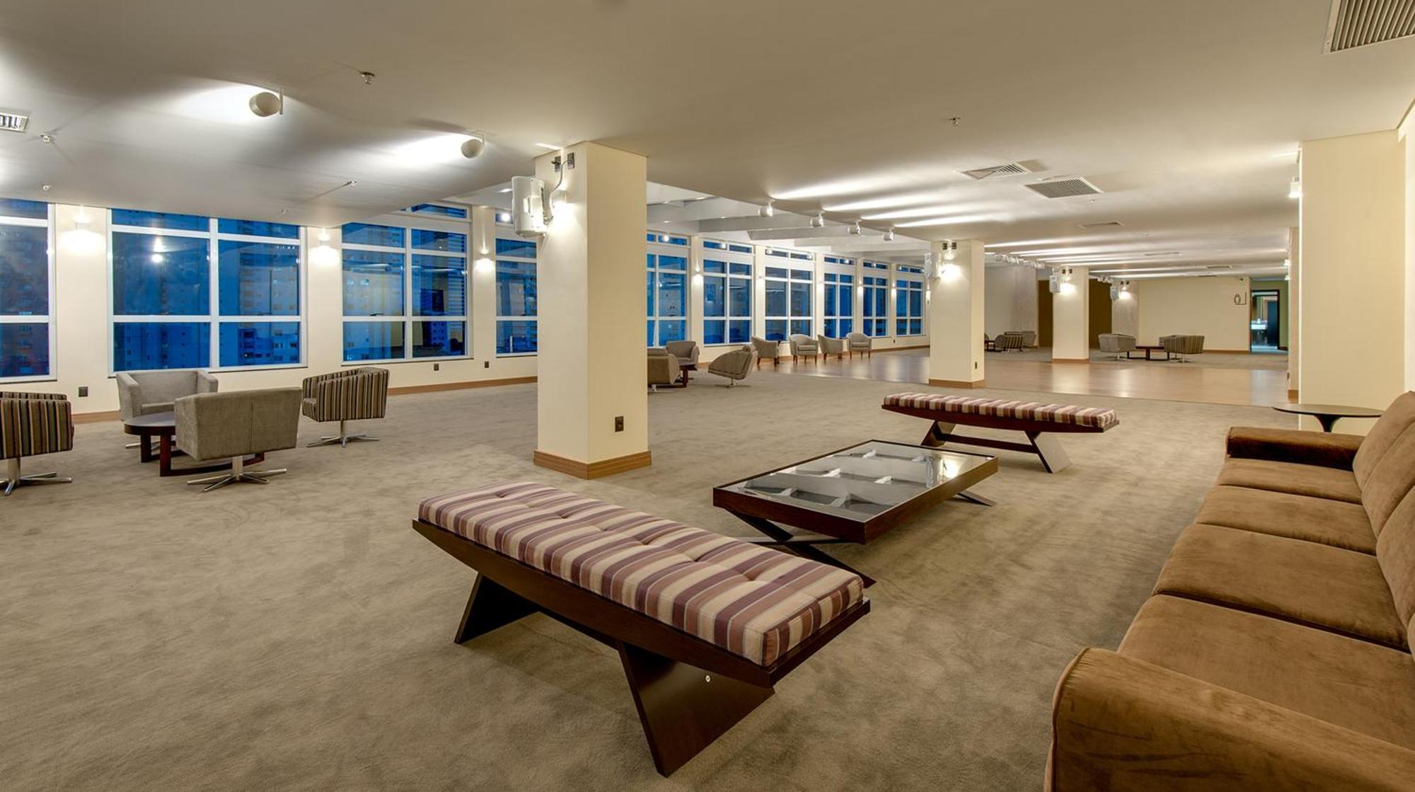 K Hotel Гояния Экстерьер фото