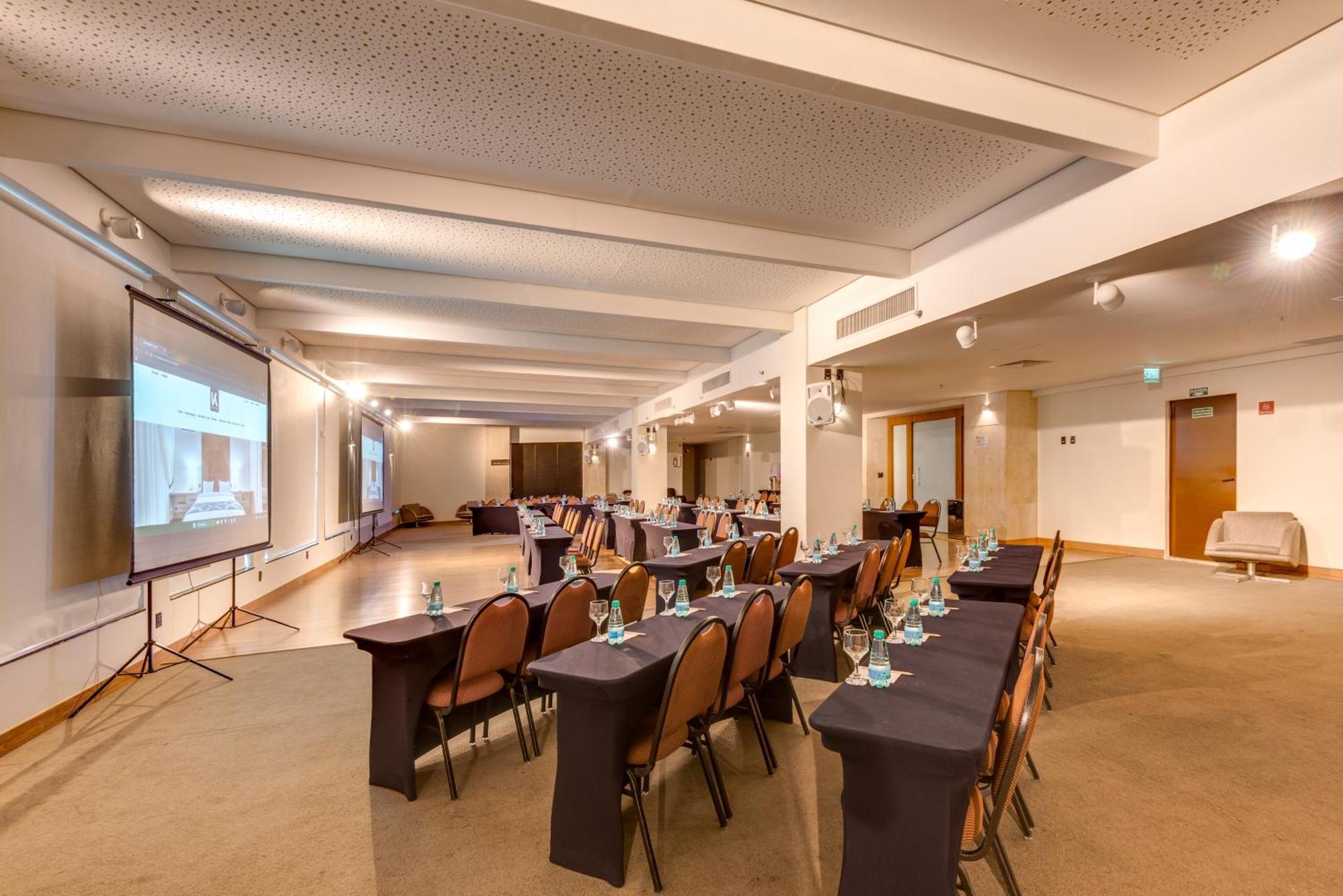 K Hotel Гояния Экстерьер фото