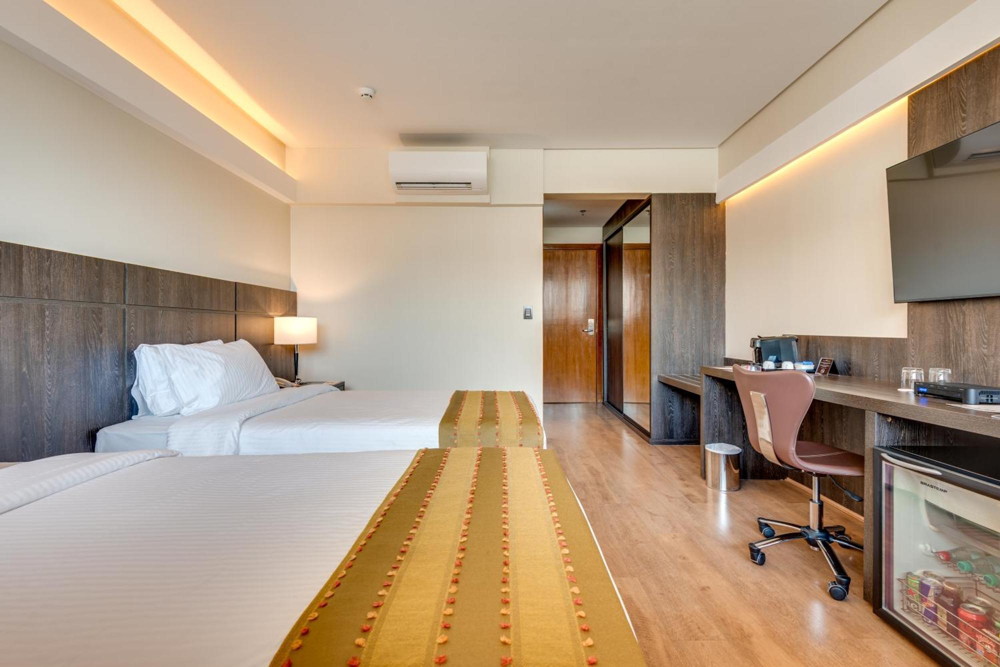 K Hotel Гояния Экстерьер фото